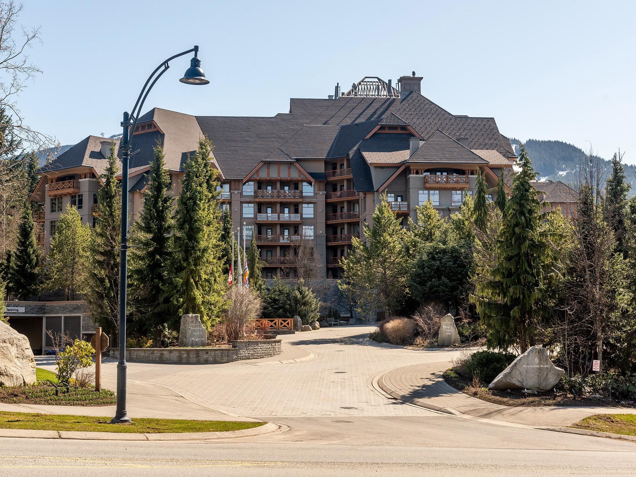 Main Photo: 264 4591 BLACKCOMB Way in Whistler: Benchlands Condo for sale in "Four Seasons" : MLS®# R2716440