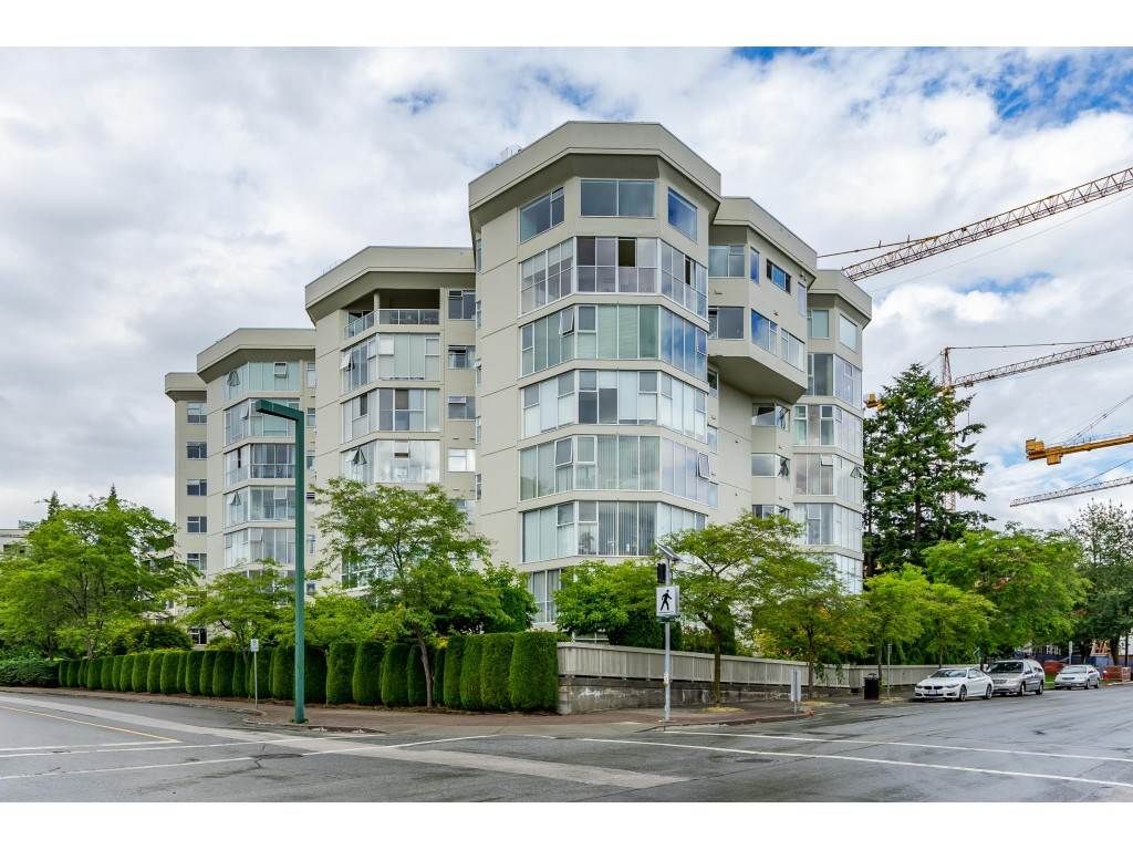 Main Photo: 215 1442 FOSTER Street: White Rock Condo for sale in "White Rock Square Tower 3" (South Surrey White Rock)  : MLS®# R2538444