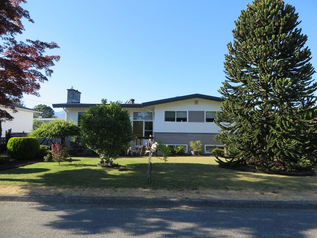 Photo 2: Photos: 45365 WESTVIEW Avenue in Chilliwack: Chilliwack W Young-Well House for sale : MLS®# H2152557