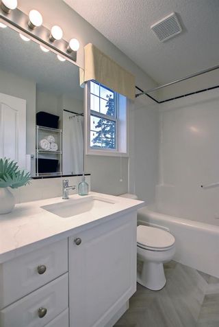 Photo 18: 139 Somerside Grove SW in Calgary: Somerset Detached for sale : MLS®# A2012896