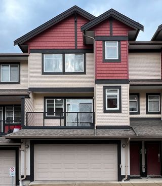 Photo 3: 32 7168 179 Street in Surrey: Cloverdale BC Townhouse for sale in "Ovation" (Cloverdale)  : MLS®# R2754436