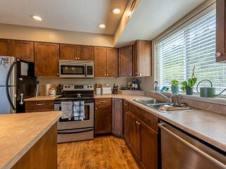 Photo 3: 33 1990 PACIFIC Way in Kamloops: Aberdeen Townhouse for sale : MLS®# 168030