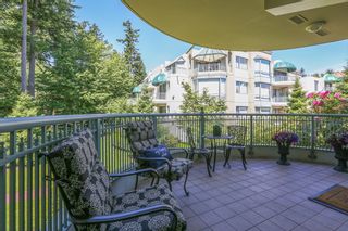 Photo 10: 207 1725 MARTIN Drive in Surrey: Sunnyside Park Surrey Condo for sale in "Southwynde by Bosa Construction" (South Surrey White Rock)  : MLS®# R2589196