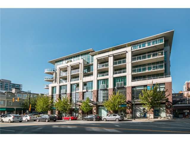 Main Photo: 409 100 E ESPLANADE Street in North Vancouver: Lower Lonsdale Condo for sale in "The Landing" : MLS®# V1063412