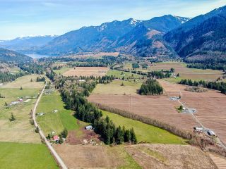 Photo 7: 800 COLUMBIA VALLEY Road: Columbia Valley House for sale (Cultus Lake & Area)  : MLS®# R2696184