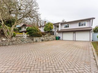 Photo 2: 8274 NELSON Avenue in Burnaby: South Slope House for sale (Burnaby South)  : MLS®# R2754164