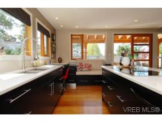 Photo 5: 1550 Shasta Pl in VICTORIA: Vi Rockland House for sale (Victoria)  : MLS®# 507015