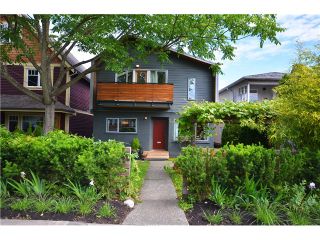 Photo 1: 1085 E 15TH AV in Vancouver: Mount Pleasant VE House for sale (Vancouver East)  : MLS®# V1012064