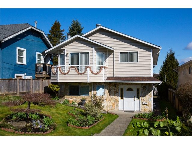 Main Photo: 315 Hoult Street in New Westminster: The Heights NW House for sale : MLS®# V1053224