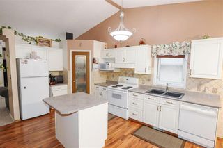 Photo 13: 31 Walter Piper Grove in Winnipeg: Eaglemere Residential for sale (3E)  : MLS®# 202225514