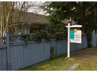 Photo 1: 2929 DUNSMUIR ROAD in South Surrey: Crescent Bch Ocean Pk. House for sale (South Surrey White Rock)  : MLS®# F1438375