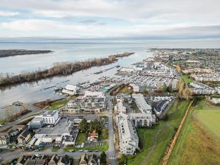 Photo 28: 10 13040 NO. 2 Road in Richmond: Steveston South Townhouse for sale in "Harbour Walk" : MLS®# R2869354