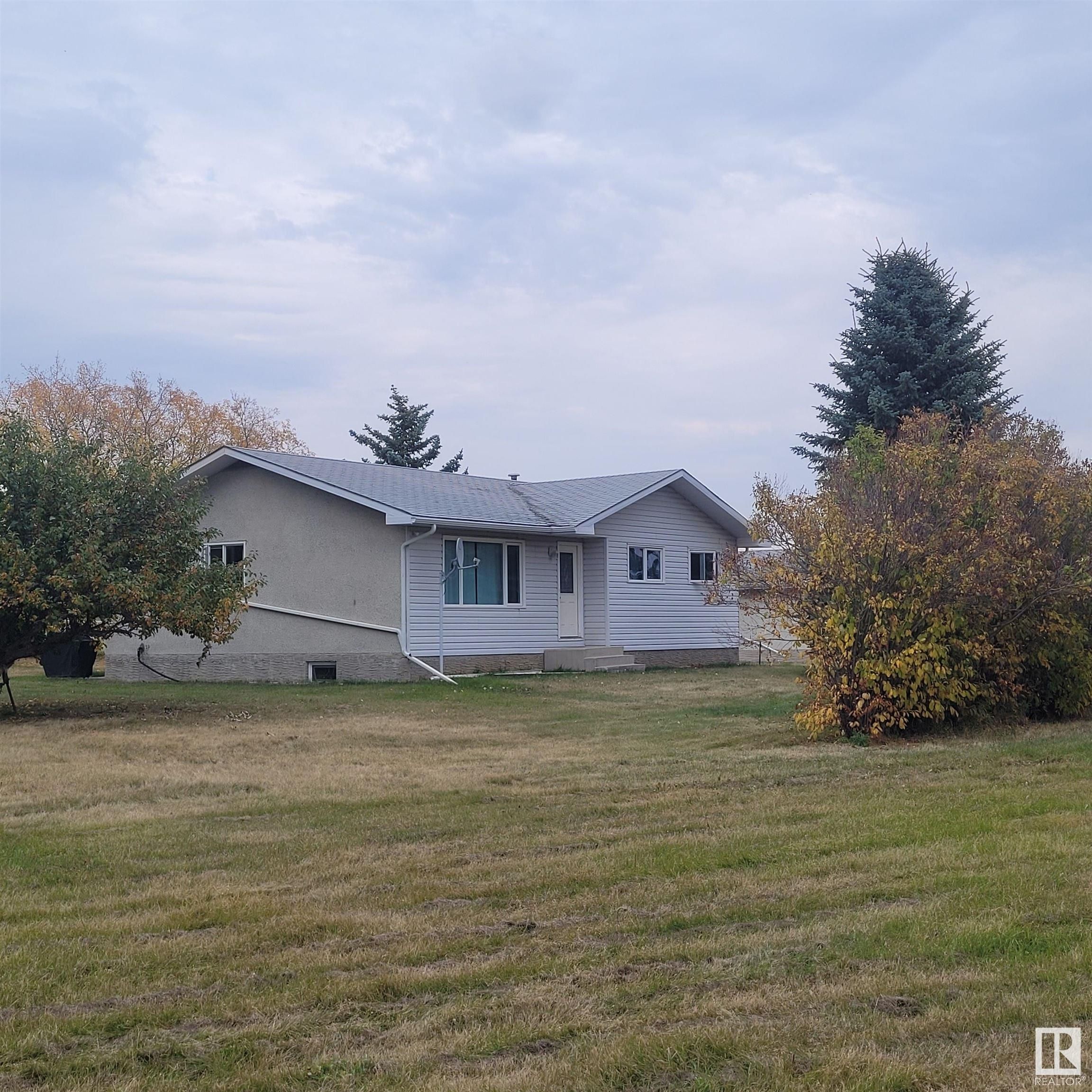 Main Photo: 21252 TWP RD 524: Rural Strathcona County House for sale : MLS®# E4315674