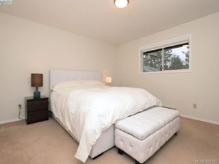 Photo 14: 4352 Parkwood Terr in VICTORIA: SE Broadmead Half Duplex for sale (Saanich East)  : MLS®# 780519