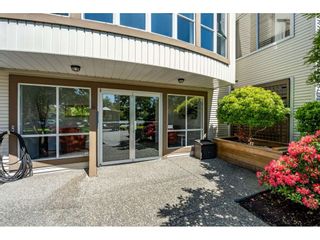 Photo 2: 219 15991 THRIFT Avenue: White Rock Condo for sale in "ARCADIAN" (South Surrey White Rock)  : MLS®# R2456477