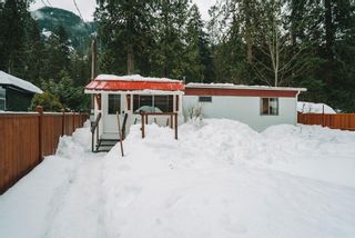 Photo 1: 19452 SILVER SKAGIT Road in Hope: Hope Silver Creek Manufactured Home for sale : MLS®# R2641295