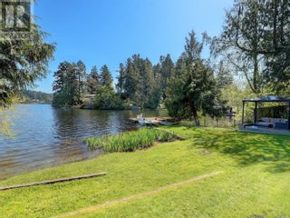 Photo 19: 4817 PROSPECT LAKE Rd in Saanich: House for sale : MLS®# 956557