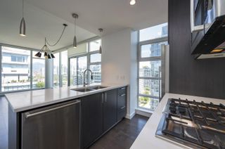 Photo 8: 1404 38 W 1ST Avenue in Vancouver: False Creek Condo for sale in "THE ONE" (Vancouver West)  : MLS®# R2691688