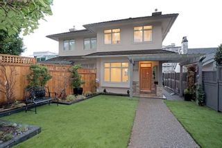 Photo 1: 2376 MARINE Drive in West Vancouver: Dundarave 1/2 Duplex for sale : MLS®# R2623931
