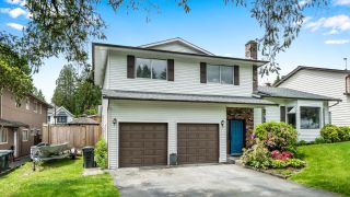 Photo 2: 3753 SEFTON Street in Port Coquitlam: Oxford Heights House for sale : MLS®# R2698483