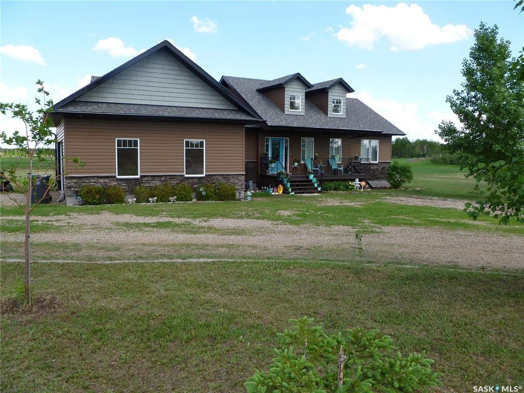Main Photo: 26 Country Road in Dundurn: Residential for sale (Dundurn Rm No. 314)  : MLS®# SK932407