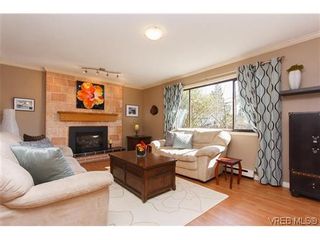 Photo 2: 1068 Costin Ave in VICTORIA: La Langford Proper Half Duplex for sale (Langford)  : MLS®# 635699