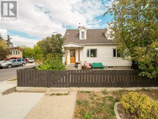 Photo 2: 1021 9 Street N in Lethbridge: House for sale : MLS®# A2080756