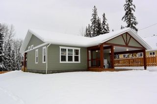 Photo 1: 1458 CHESTNUT Street: Telkwa House for sale (Smithers And Area (Zone 54))  : MLS®# R2521702