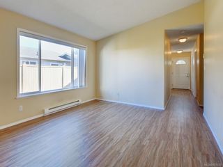 Photo 5: 10 7570 Tetayut Rd in Central Saanich: CS Hawthorne Manufactured Home for sale : MLS®# 921038
