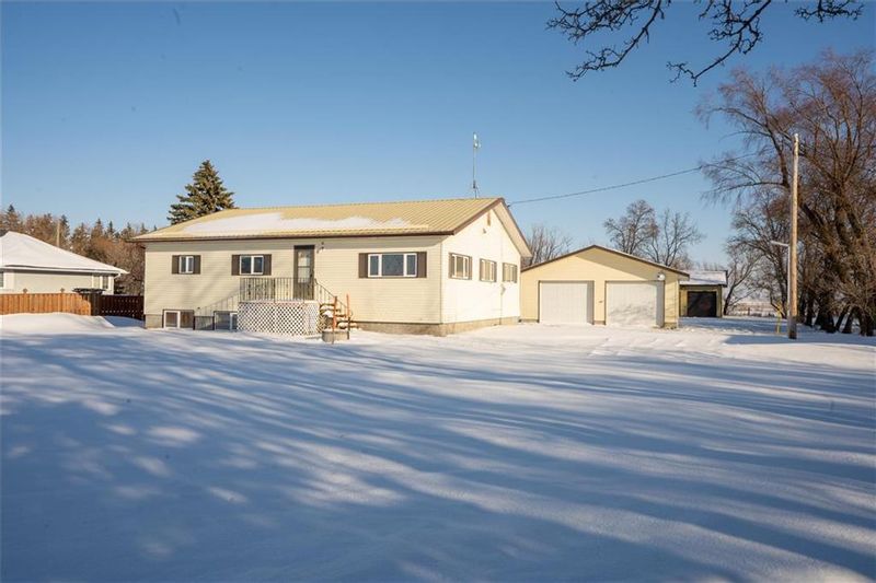 FEATURED LISTING: 41117 MACDONALD RD 6 Road Domain