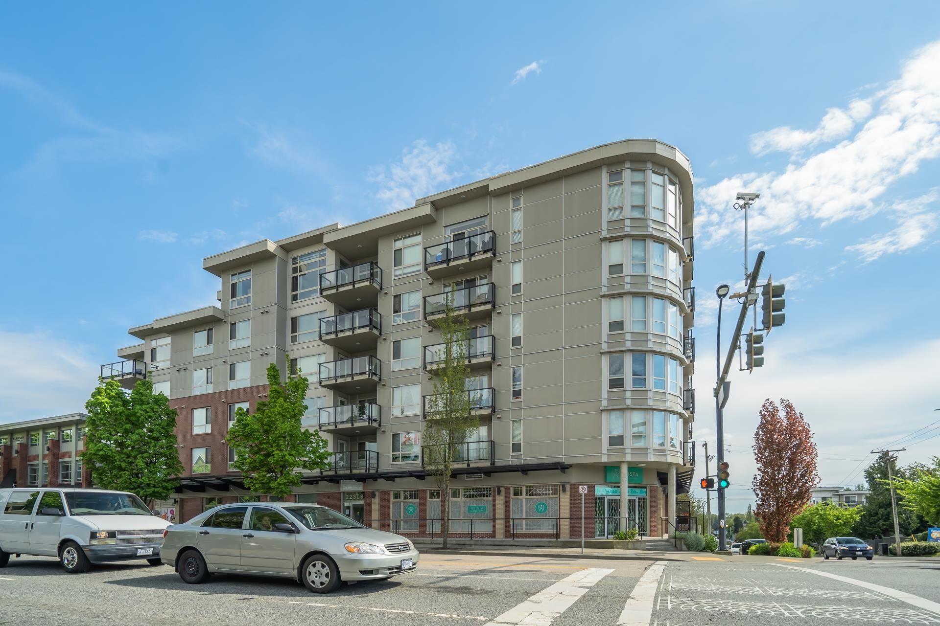 Main Photo: #402 22318 LOUGHEED Highway in Maple Ridge: West Central Condo for sale in "223 NORTH" : MLS®# R2775760