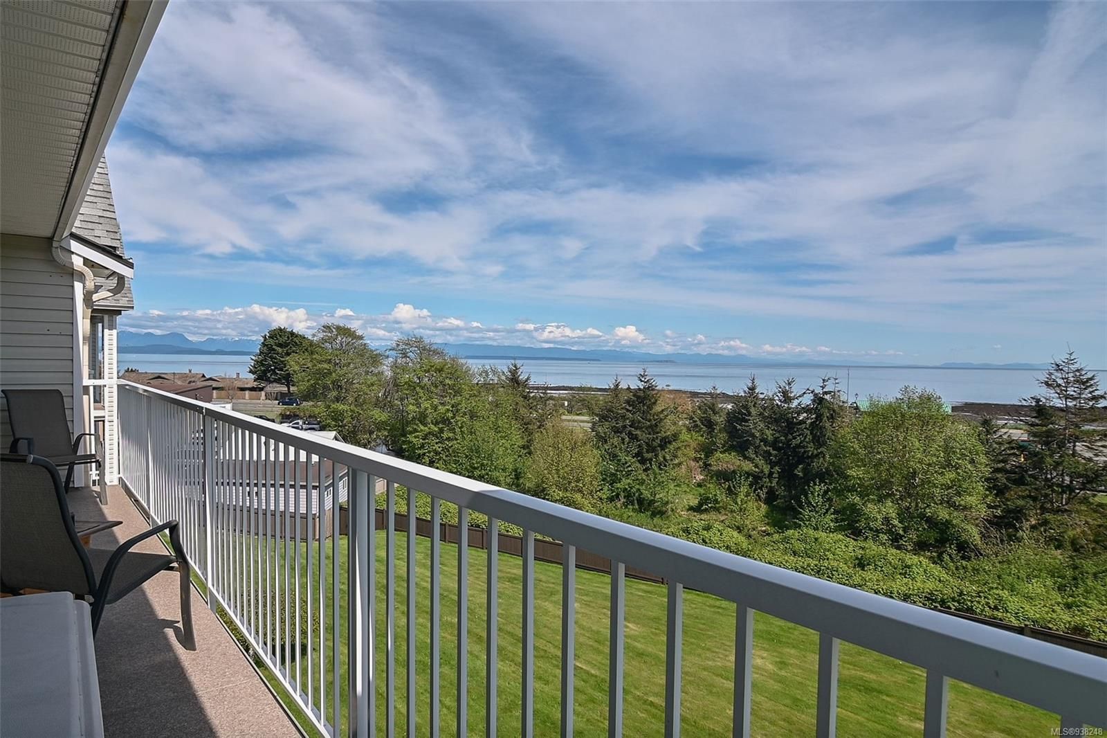 Main Photo: 320 155 Erickson Rd in Campbell River: CR Willow Point Condo for sale : MLS®# 938248