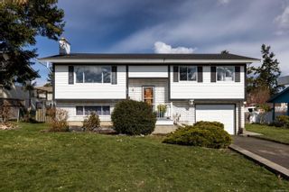 Photo 1: 2052 Ardwell Ave in Sidney: Si Sidney North-East House for sale : MLS®# 870703