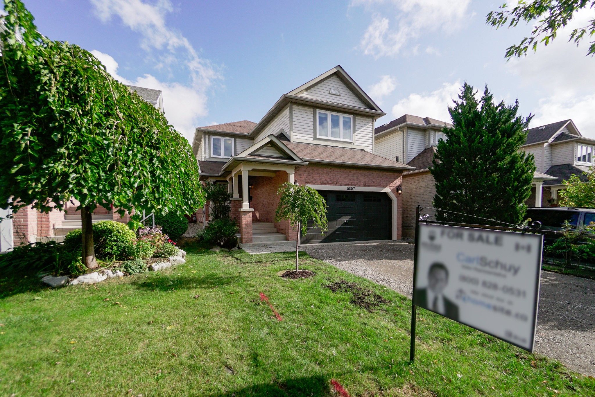 Main Photo: 5857 Dalebrook Crescent in Mississauga: Central Erin Mills House (2-Storey) for sale : MLS®# W4607333