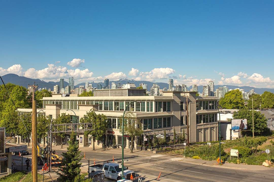 Photo 13: Photos: 401 1818 W 6TH Avenue in Vancouver: Kitsilano Condo for sale in "Carnegie" (Vancouver West)  : MLS®# R2067621