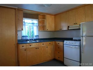 Photo 2: 1 1201 Craigflower Rd in VICTORIA: VR Glentana Manufactured Home for sale (View Royal)  : MLS®# 738635