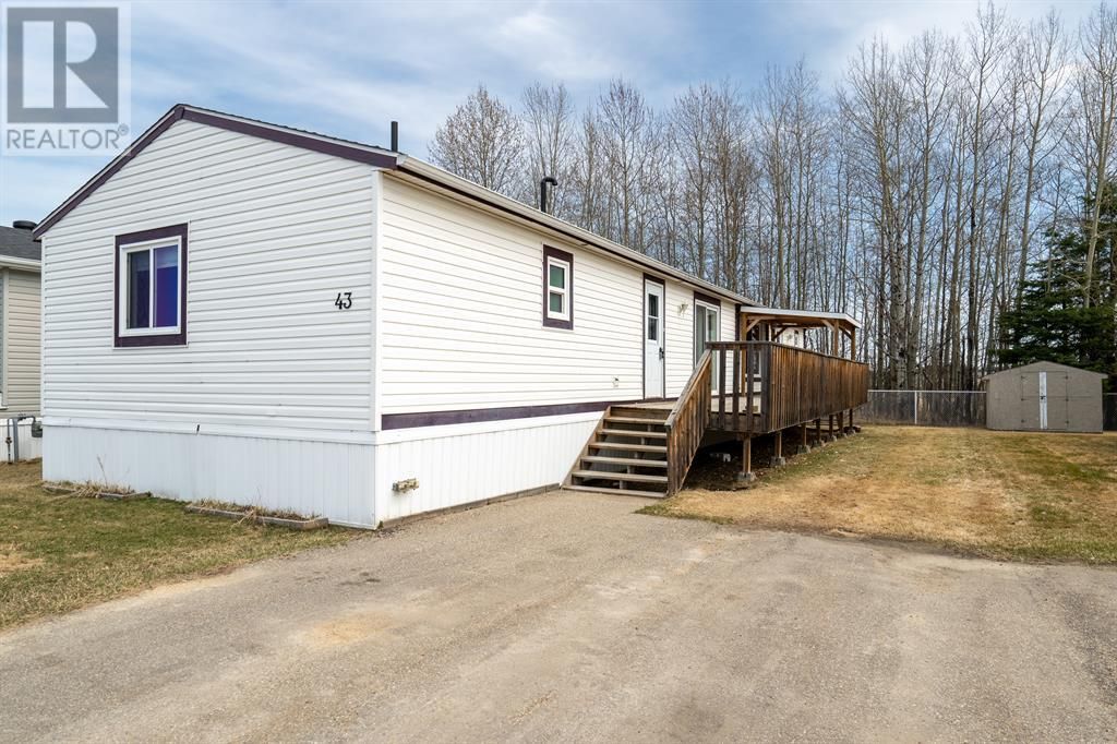 Main Photo: 43 Gunderson Drive in Whitecourt: House for sale : MLS®# A2044558
