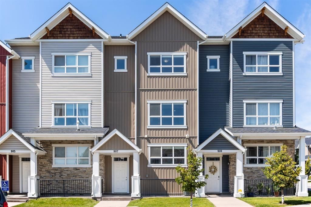 Main Photo: 907 355 Nolancrest Heights NW in Calgary: Nolan Hill Row/Townhouse for sale : MLS®# A2073051