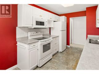 Photo 13: 980 Glenwood Avenue Unit# 208 in Kelowna: House for sale : MLS®# 10309826