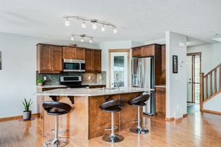 Photo 4: 140 Cougarstone Common SW in Calgary: Cougar Ridge Detached for sale : MLS®# A1181650