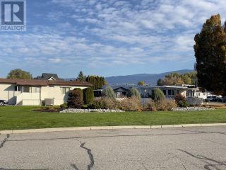 Photo 19: 999 BURNABY Avenue Unit# 61 in Penticton: House for sale or rent : MLS®# 201784
