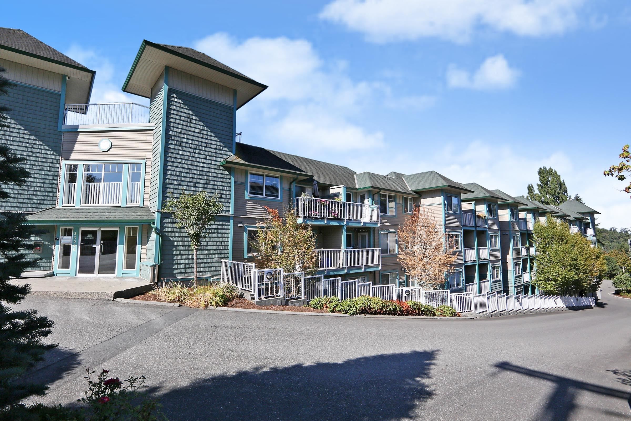 Main Photo: 305 33960 OLD YALE Road in Abbotsford: Central Abbotsford Condo for sale in "Old Yale Heights" : MLS®# R2614204