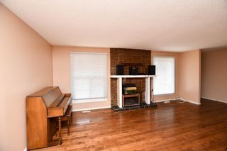 Photo 6: 5924 53 Street NW in Calgary: Dalhousie Detached for sale : MLS®# A1090008