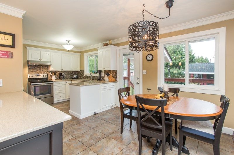 Photo 9: Photos: 15725 TULIP Drive in Surrey: King George Corridor House for sale (South Surrey White Rock)  : MLS®# R2516852