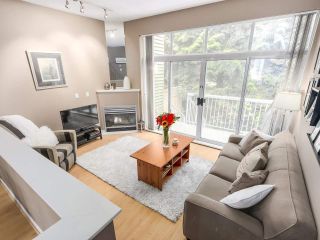 Photo 3: 8418 CORNERSTONE Street in Vancouver: Champlain Heights Townhouse for sale in "MARINE WOODS" (Vancouver East)  : MLS®# R2209751