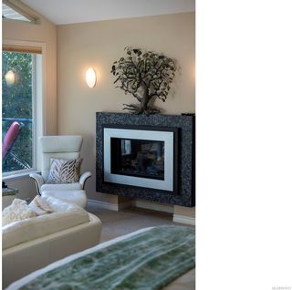 Photo 32: 902 Deal St in Oak Bay: OB South Oak Bay Single Family Residence for sale : MLS®# 961511