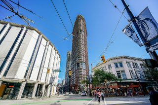 Photo 2: 1501 128 W CORDOVA Street in Vancouver: Downtown VW Condo for sale in "Woodwards" (Vancouver West)  : MLS®# R2880754