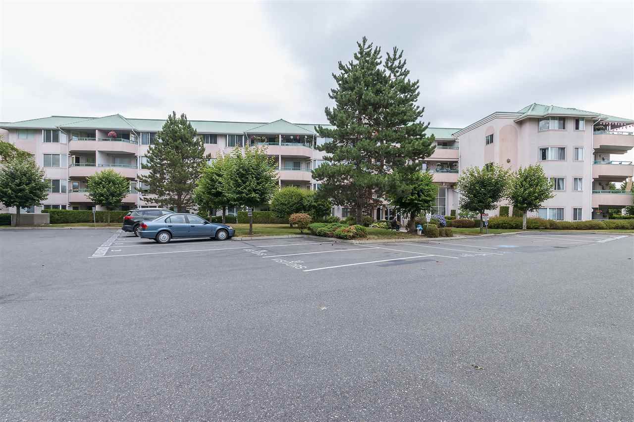 Main Photo: 130 33173 OLD YALE Road in Abbotsford: Central Abbotsford Condo for sale in "SOMMERSET RIDGE" : MLS®# R2307519