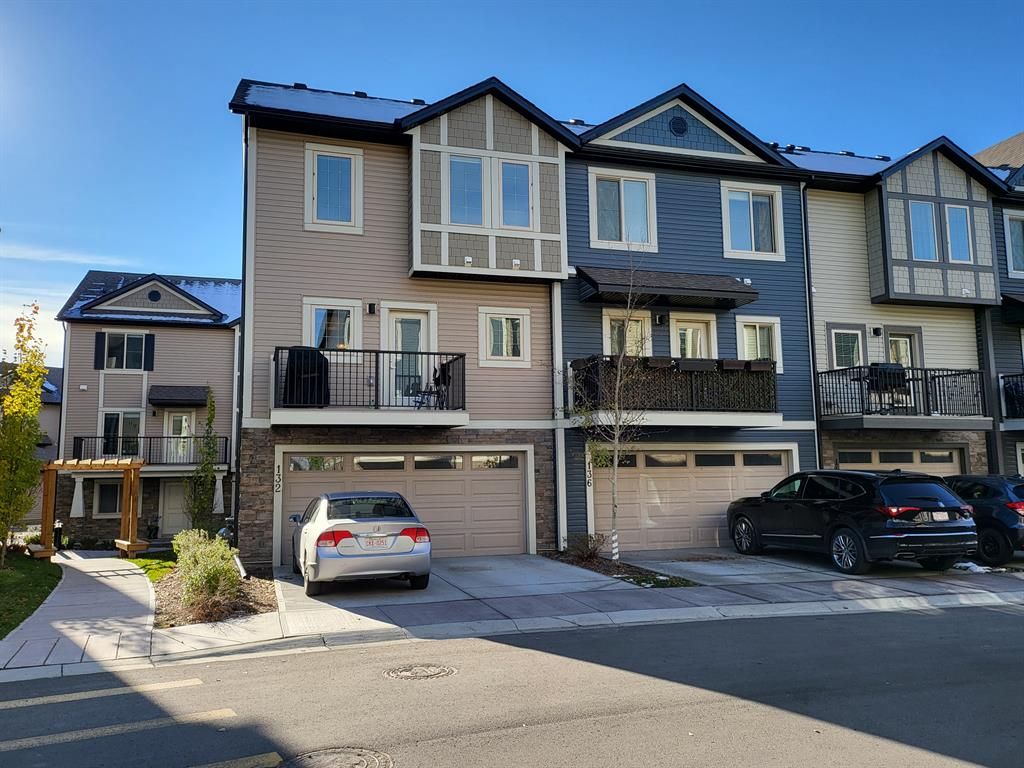Main Photo: 132 Legacy Point SE in Calgary: Legacy Row/Townhouse for sale : MLS®# A2008870