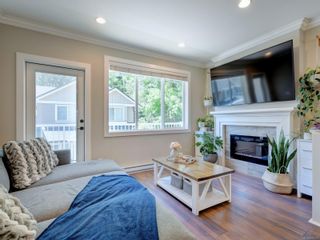 Photo 2: 110 3439 Ambrosia Cres in Langford: La Happy Valley Row/Townhouse for sale : MLS®# 878373